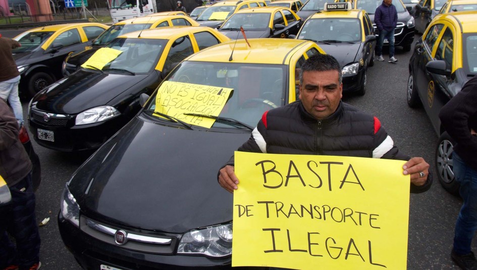 Los Taxistas Volvieron A Protestar Contra Uber Y Cabify - Actualidad ...