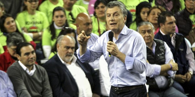 El Presidente encabezó ayer en Corrientes un acto de Cambiemos junto al gobernador Colombi, en el marco de la campaña de cara a las PASO de agosto.