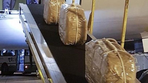 Detienen a tres efectivos de la PSA por los 254 kilos de cocaína secuestrados en Ezeiza