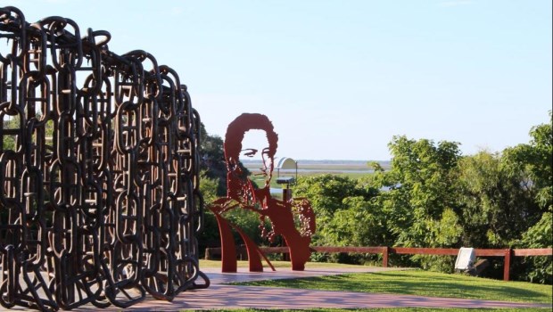 El monumento a la batalla de Vuelta de Obligado y a Juan Manuel de Rosas, en el partido bonaerense de San Pedro.­