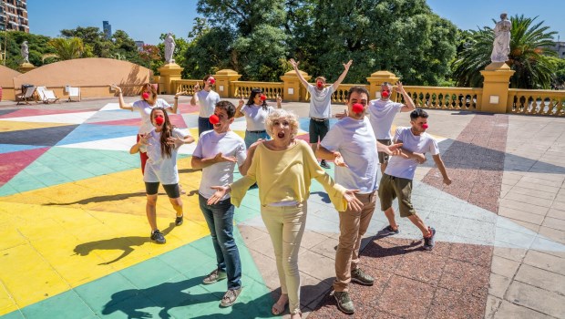 Ana María Cores y un grupo de artistas del teatro musical protagonizan el espectáculo.