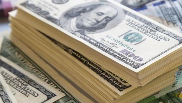 El dólar blue saltó 10 pesos en la semana y cerró a $ 152