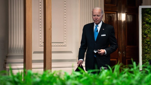 Biden mostró su primera carta negra