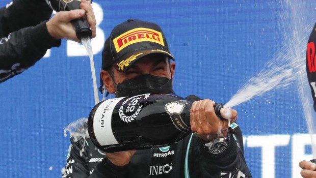 Hamilton alcanza las 100 victorias en la Fórmula 1 tras ganar el GP de Rusia