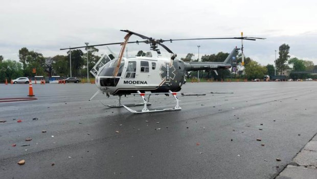 Un camión chocó a un helicóptero sanitario en la autopista Perito Moreno