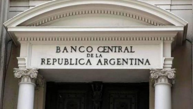 El Banco Central subió 200 puntos la tasa de política monetaria, de 47% a 49% anual