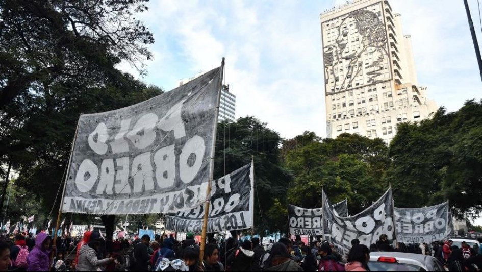 Con Menos Manifestantes Que En Otras Protestas, Movimientos Sociales De ...