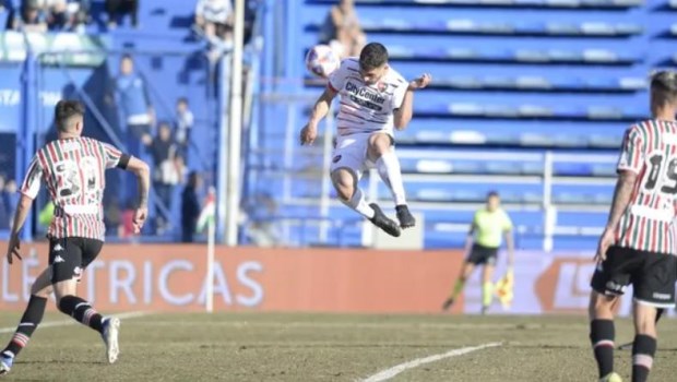 Newell´s se aprovechó de Vélez, aún caído por la derrota en la Copa