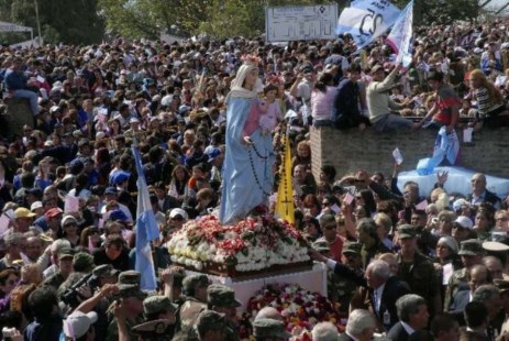 Miles de fieles veneraron a la Virgen de San Nicolás 