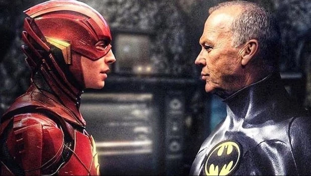 Flash y Batman cara a cara, en un viaje a través del tiempo y el espacio.