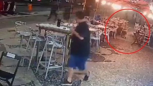 El crimen ocurrió en Barra da Tijuca y fue capturado por las cámaras de seguridad.