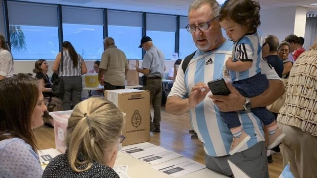 Casi 436000 Argentinos Residentes En El Exterior Podrán Votar Mañana En Las Elecciones 9867