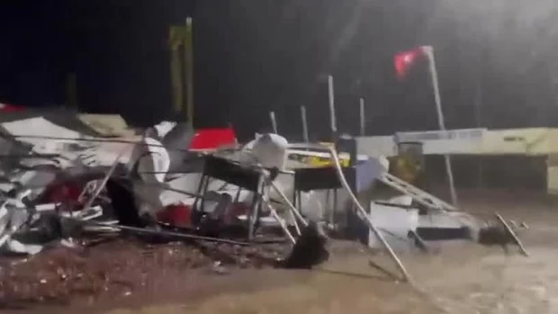 Fuertes destrozos en San Nicolás por el temporal con vientos de más de 100km/h