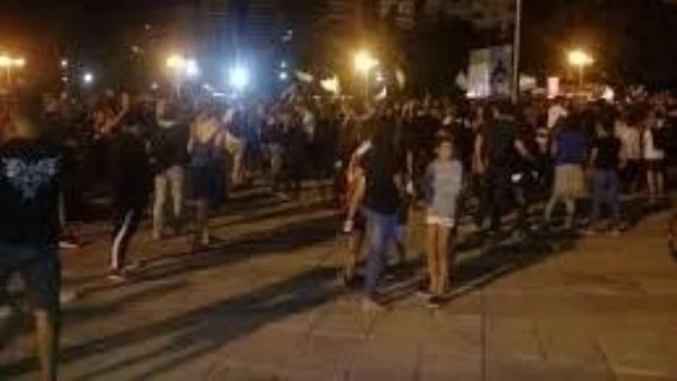 El pueblo de Rosario se manifiesta con un ruidoso caceloraloz contra la violencia