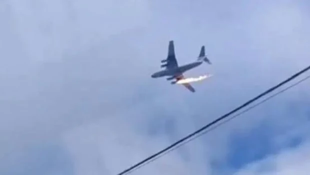 Se estrelló en Moscú un avión de carga militar ruso con 15 personas a bordo