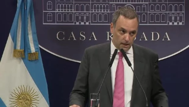 Adorni le contestó a Alberto Fernández por sus cuestionamientos a la política económica del Gobierno