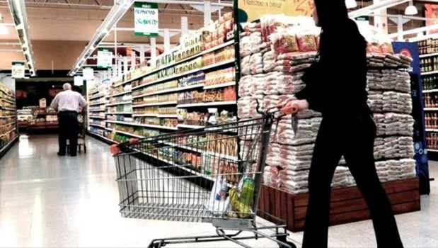 Se desplomó el consumo en supermercados y centros comerciales durante enero