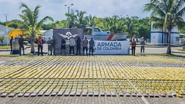 Incautan un cargamento con más de 3,3 toneladas de cocaína en el Caribe colombiano