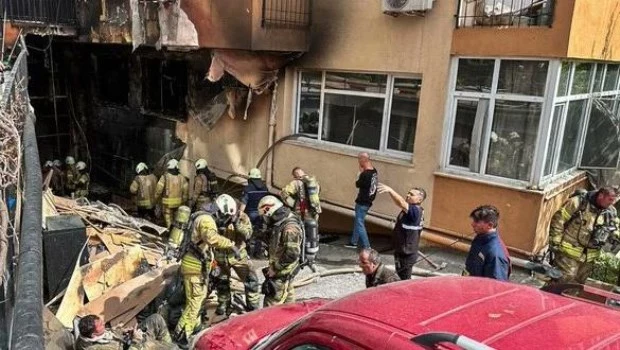 Al menos 25 muertos por un incendio en una discoteca de Estambul 