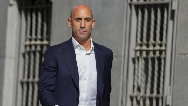 Detienen al expresidente de la Federación Española de Fútbol en un caso de corrupción
