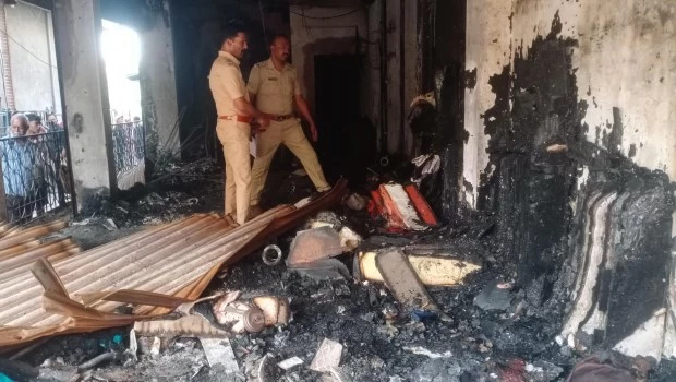 Se cobró siete vidas en la India el voraz incendio en una sastrería 