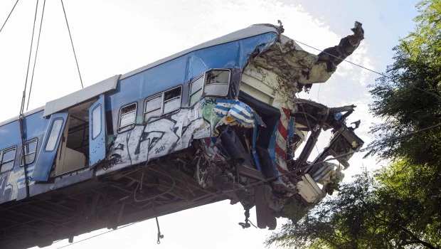 Operarios de Trenes Argentinos bajaron el furgón tras el choque de trenes