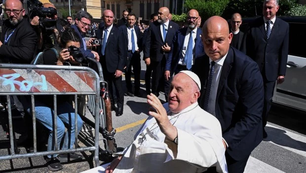 El Papa consideró que "poner a los jóvenes contra los ancianos es una manipulación inaceptable"