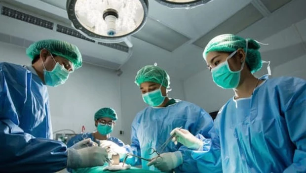 Advierten que los cardiólogos no podrán colocar más stents ni realizar angioplastías