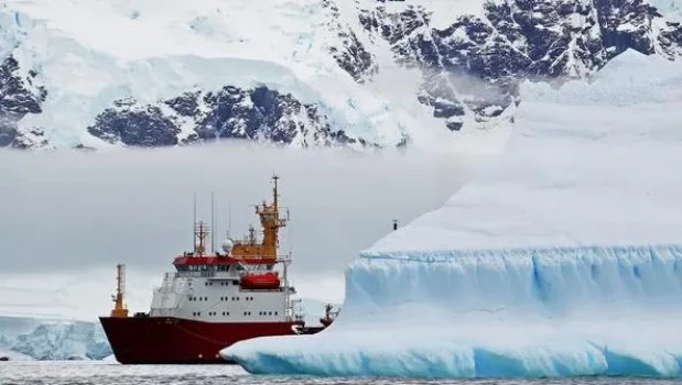 Rusia halló la mayor reserva de petróleo del mundo en la Antártida