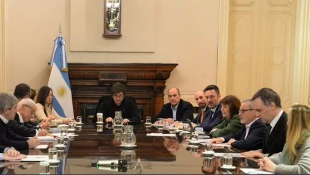 Milei encabeza una nueva reunión de Gabinete con la mira puesta en la Ley Bases