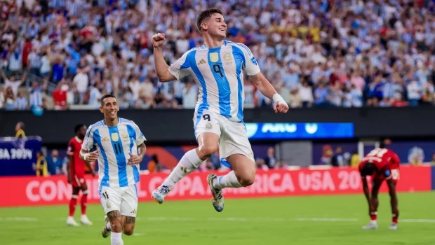 Julián Alvarez marcó el primero y fue una de las figuras de la Selección.