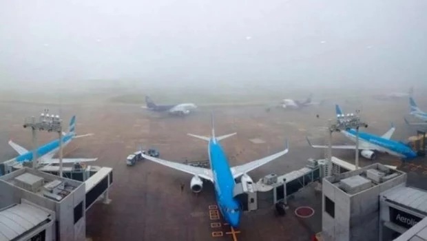 Hubo demoras en los vuelos en Ezeiza por una intensa neblina