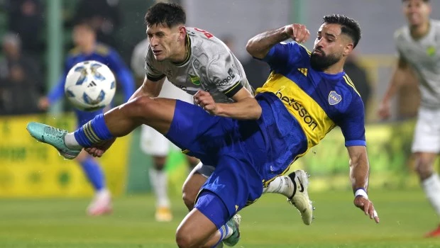 Boca fue superado por Defensa y Justicia pero batalló para lograr un empate