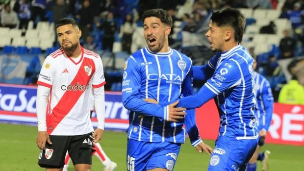 River perdió con Godoy Cruz en Mendoza y profundizó su crisis