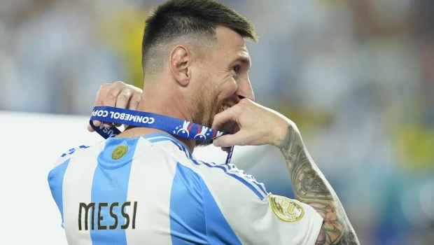 Messi felicitó al campeón olímpico