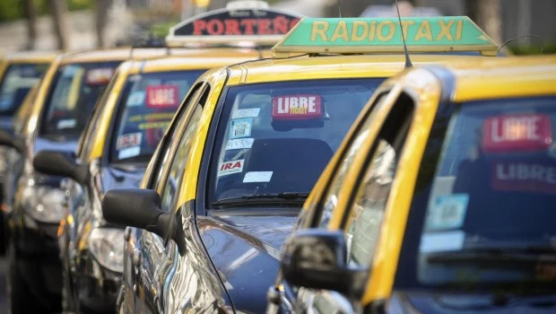 Los taxis porteños aumentan un 50% desde hoy 