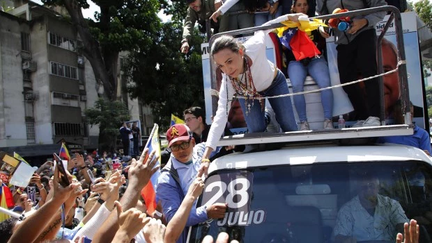 Milei-Machado: cómo y por qué se salvaron los asilados de las garras del tenebroso SEBIN venezolano 