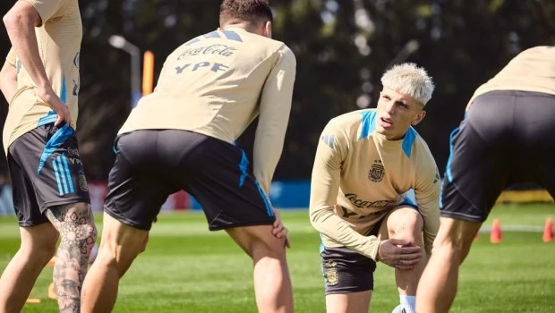 Último entrenamiento de la Selección argentina antes de viajar a Colombia