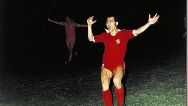 Ricardo Enrique Bochini, símbolo de Independiente y del fútbol transformado en arte.