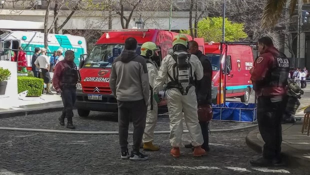 Al menos 100 personas evacuadas por un escape de cloro y ácido en un hotel de Retiro