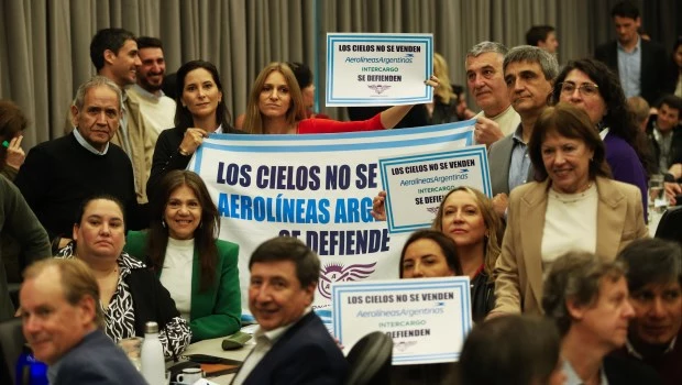 Diputados abrió el debate sobre la privatización de Aerolíneas Argentinas con la presencia de funcionarios nacionales