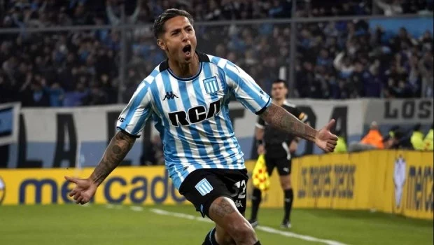 Racing sacó su pasaje a la semifinal de la Sudamericana tras golear a Paranaense