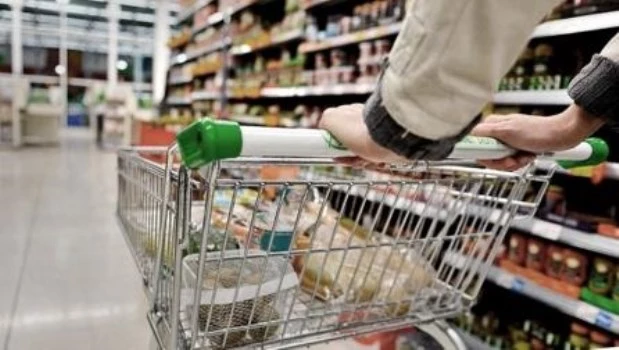 Inflación: se dará a conocer el dato oficial de septiembre que habría perforado el 4% 