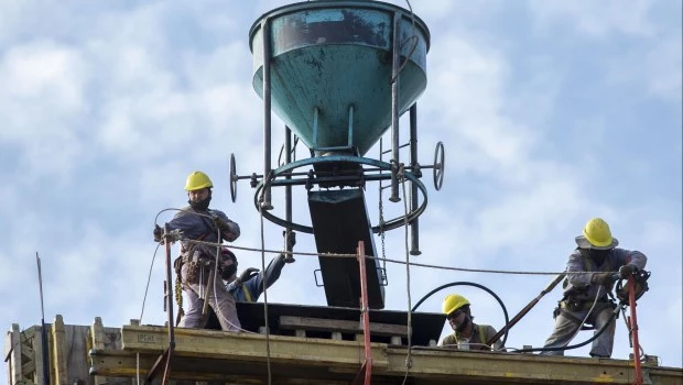 La venta de insumos para la construcción en septiembre cayó 5,43% frente a agosto y 22% en forma interanual, según el Índice Construya.