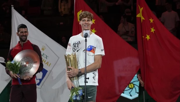 Sinner se alza con su primer Másters de Shanghái tras vencer a Djokovic en la final 