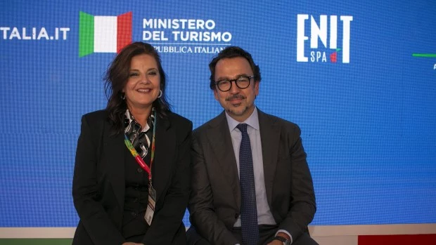 Verónica Morello junto al embajador Fabrizio Lucentini.