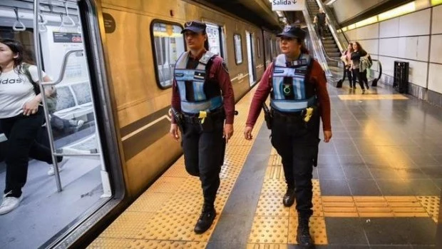 La Policía de la Ciudad usará pistolas Taser para la seguridad en el subte 