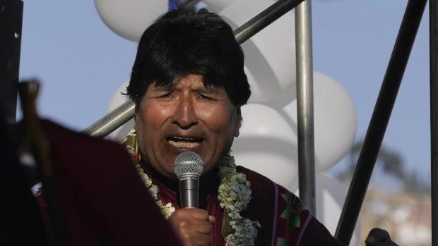 Un ministro acusa a Evo Morales de disparar y herir a un agente para evitar un puesto de control