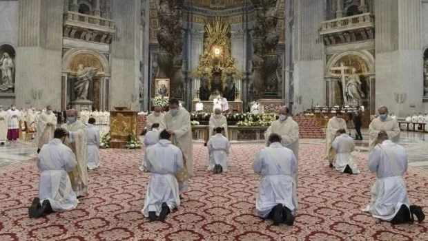 Los sacerdotes en la identidad de la Iglesia 