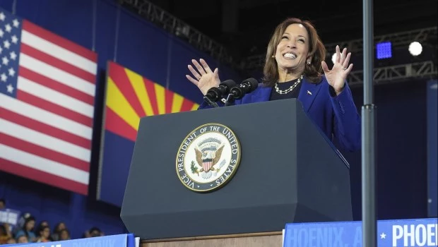 Harris y Trump apuntan a los indecisos y latinos en el final de la campaña